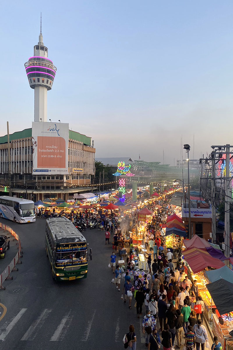temple fair phra samut chedi